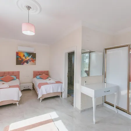 Villa Doga Manzarali Korunakli Sura