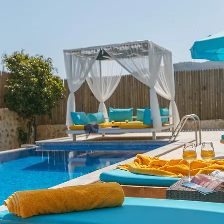 Doga Manzarali Korunakli Sura Villa
