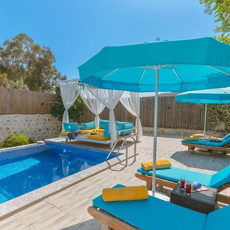 Doga Manzarali Korunakli Sura Villa